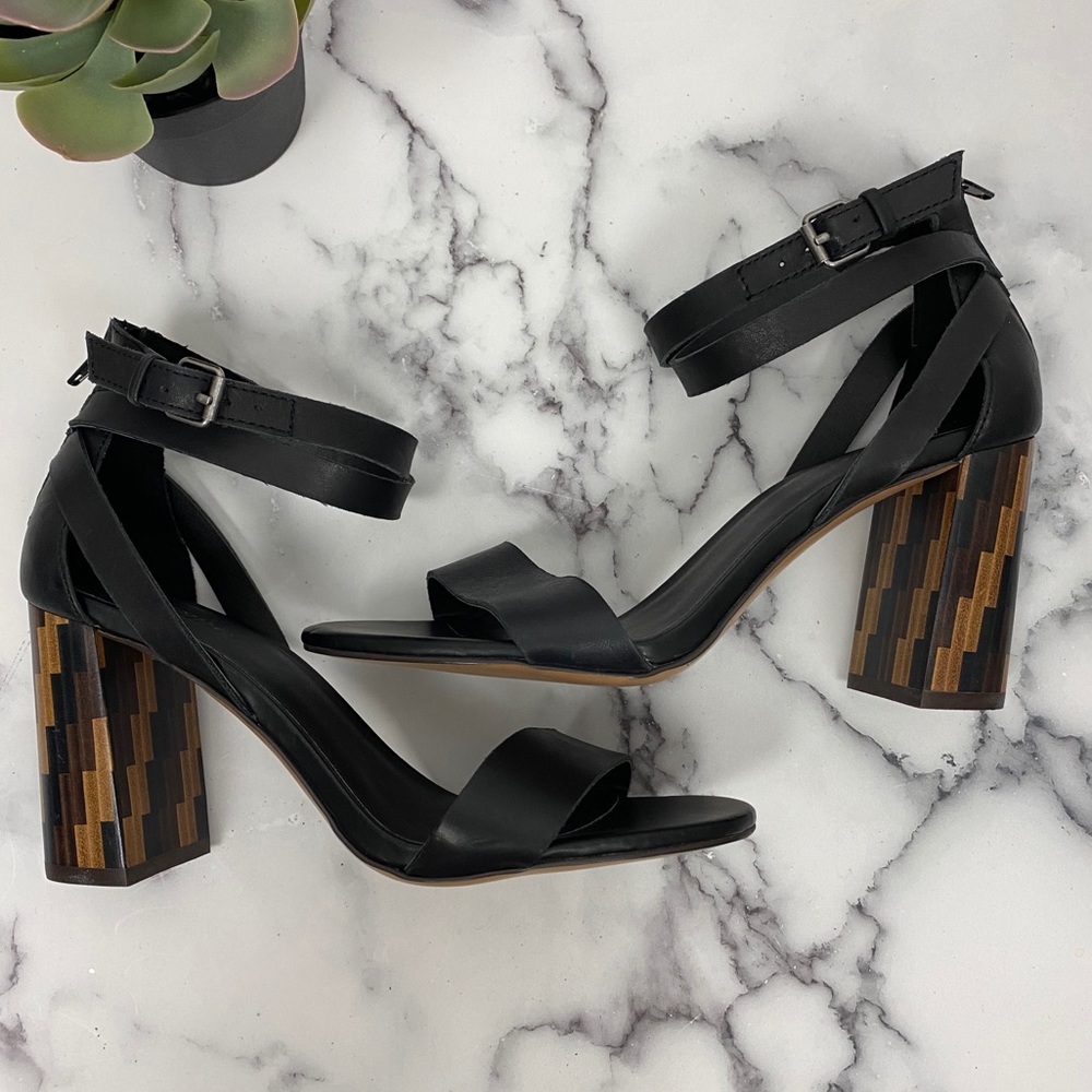 Crown Vintage Black Leather Ankle Strap Heels Sz 7